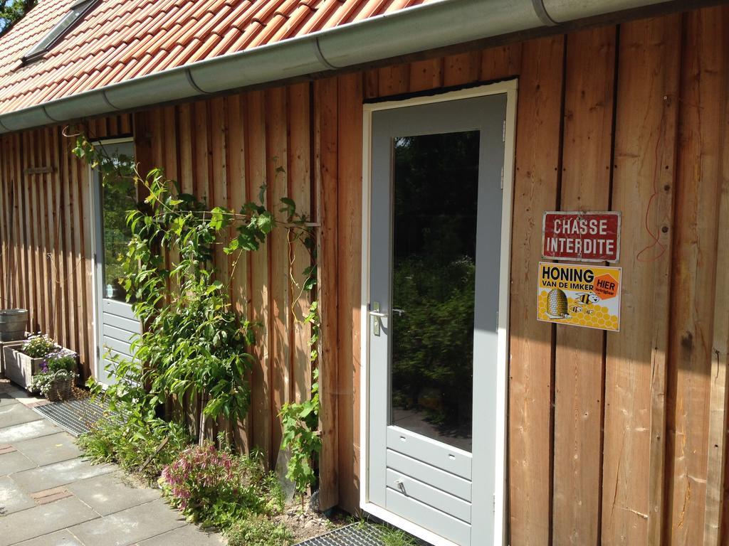 Bij En Boom Bed & Breakfast Драхтен Екстериор снимка