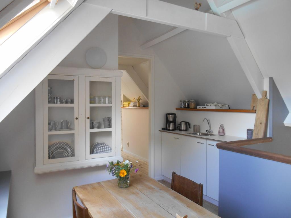 Bij En Boom Bed & Breakfast Драхтен Екстериор снимка