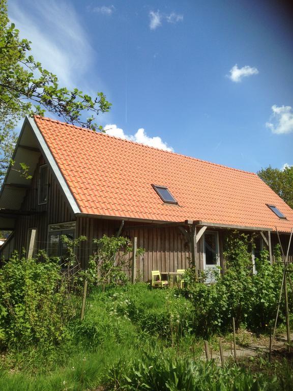 Bij En Boom Bed & Breakfast Драхтен Екстериор снимка