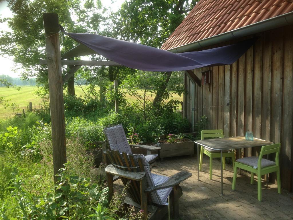 Bij En Boom Bed & Breakfast Драхтен Екстериор снимка