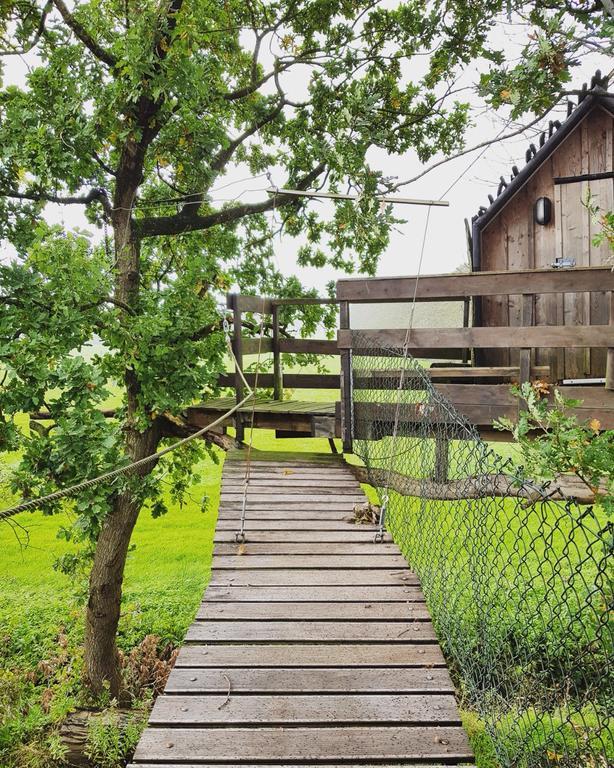 Bij En Boom Bed & Breakfast Драхтен Екстериор снимка