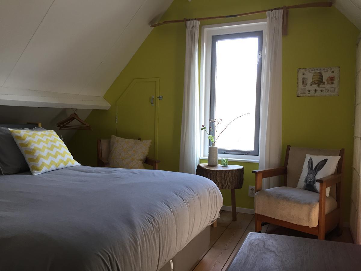 Bij En Boom Bed & Breakfast Драхтен Екстериор снимка
